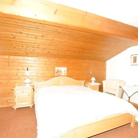 欧仁妮公寓及住宿加早餐旅馆 4* 基茨比厄尔