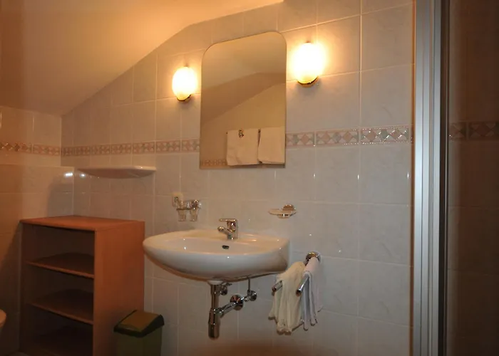 Frühstückspension&appartements Eugenie Gasthof 4*