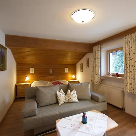 Pensionat Fruhstuckspension & Eugenie Kitzbühel